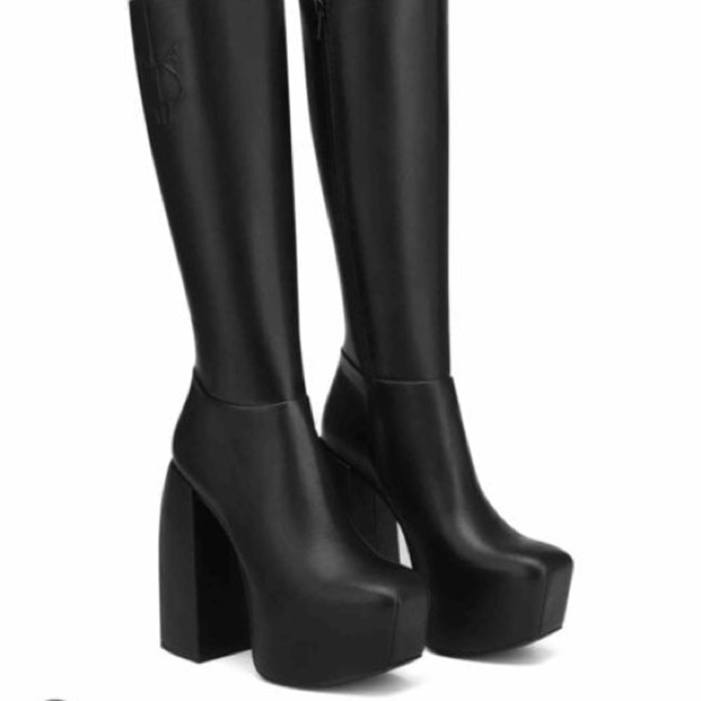 NWT Naked Wolfe Black Platform Size 8